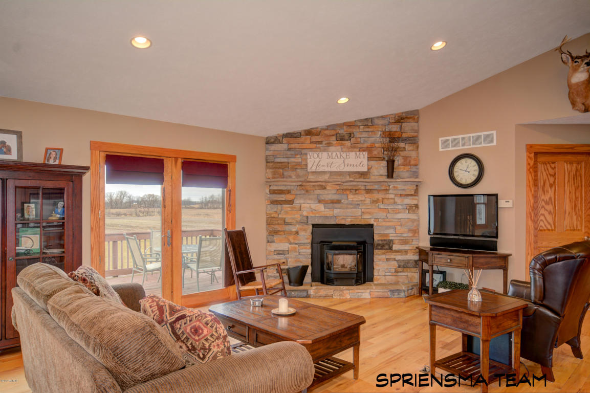 5607 Seeley Rd, Belding, MI 48809 photo 3