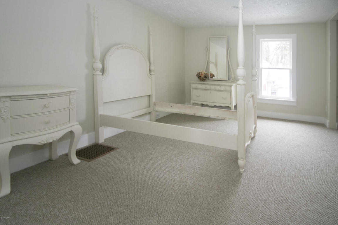 209 Brigham, Plainwell, MI 49080 photo 12