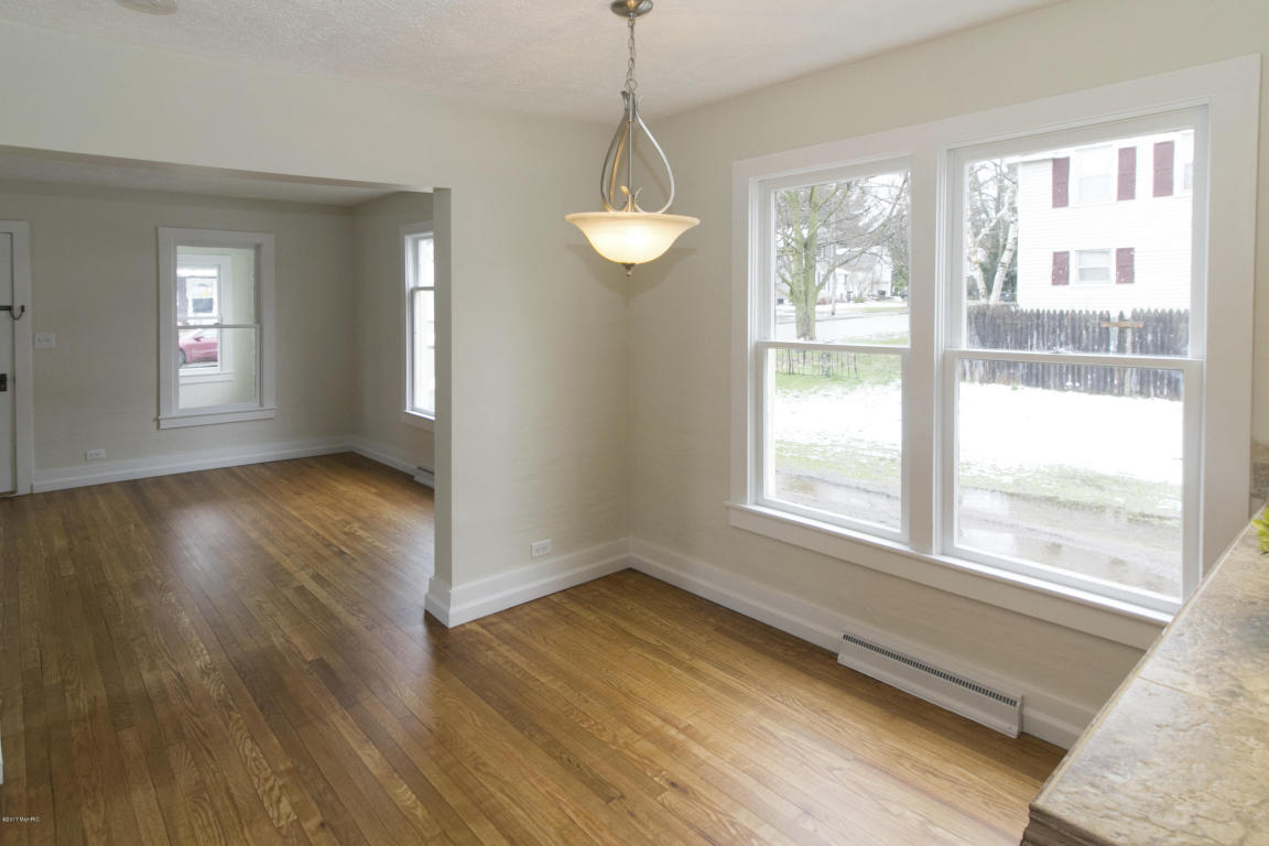 209 Brigham, Plainwell, MI 49080 photo 7