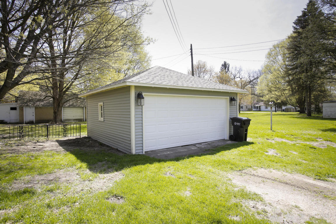 209 Brigham, Plainwell, MI 49080 photo 25