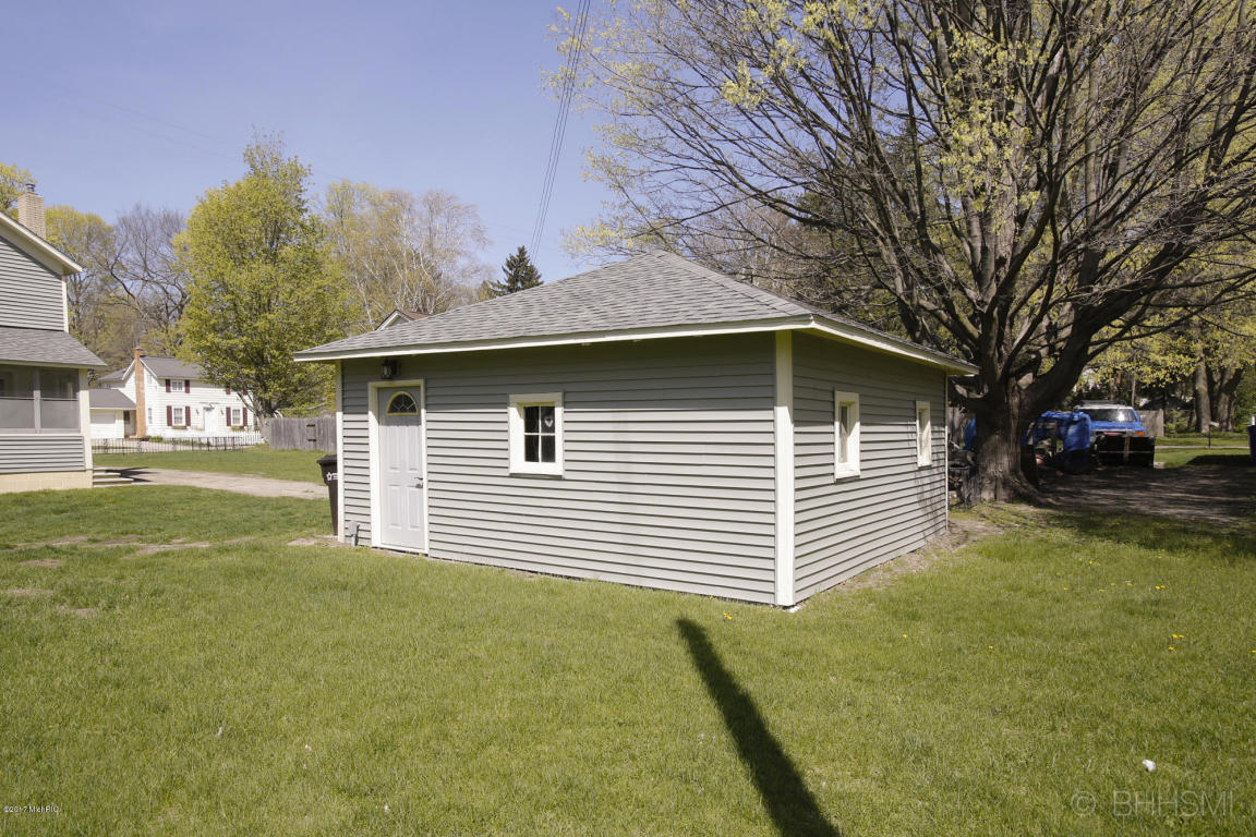 209 Brigham, Plainwell, MI 49080 photo 26