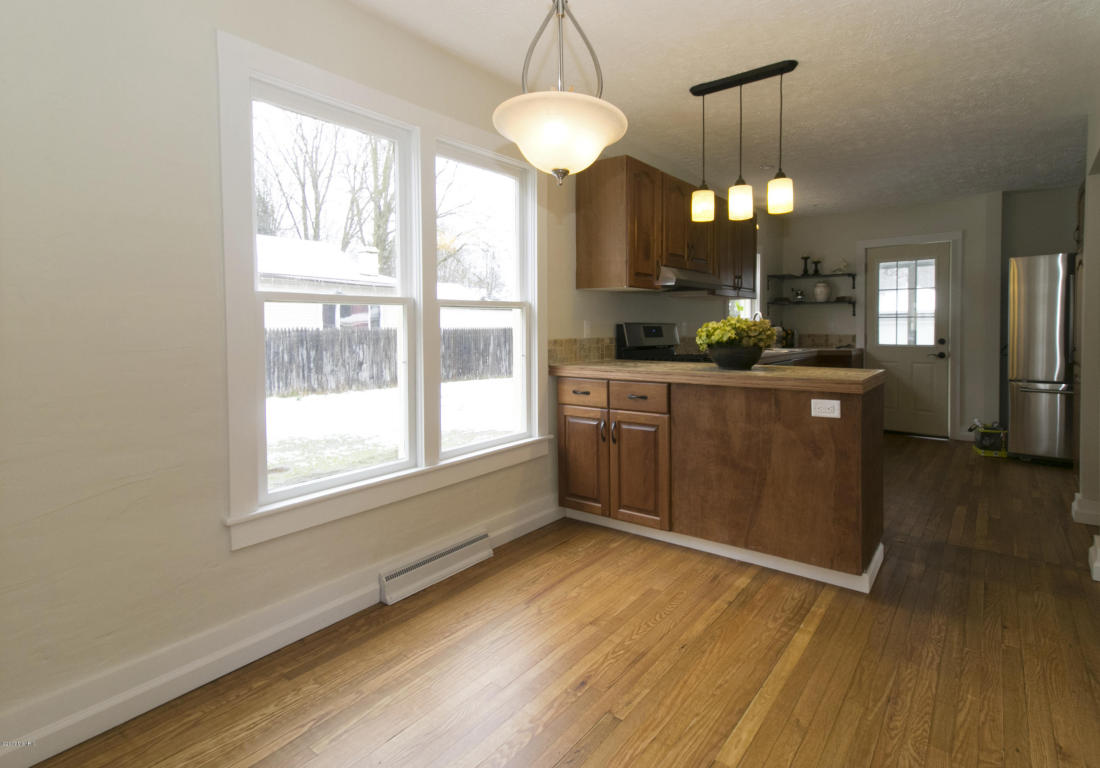 209 Brigham, Plainwell, MI 49080 photo 6
