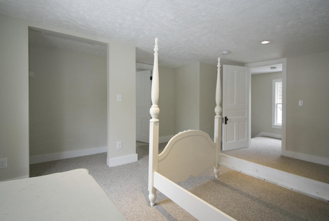 209 Brigham, Plainwell, MI 49080 photo 13
