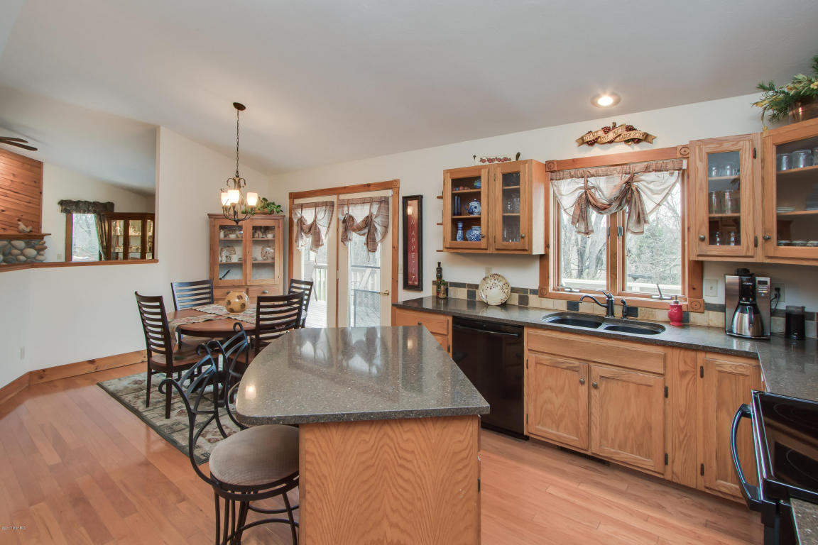 16 Heron Ct, Plainwell, MI 49080 photo 5