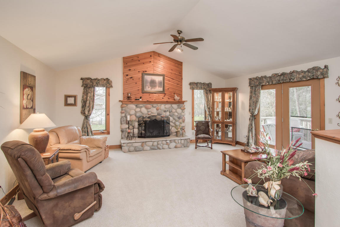 16 Heron Ct, Plainwell, MI 49080 photo 7