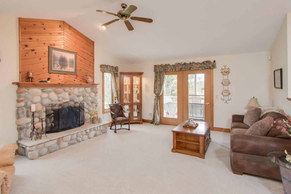 16 Heron Ct, Plainwell, MI 49080 photo 8