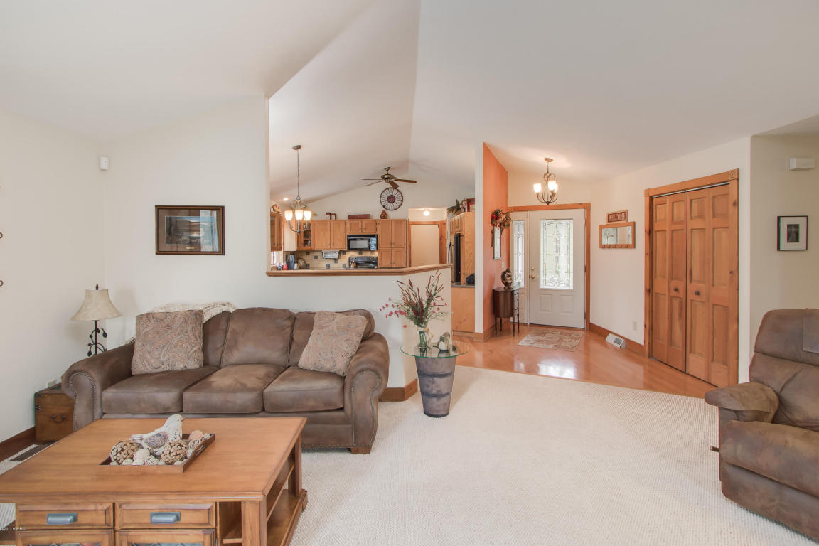 16 Heron Ct, Plainwell, MI 49080 photo 9