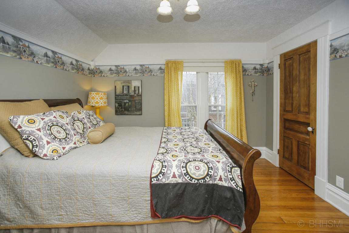 320 N Eagle, Marshall, MI 49068 photo 21