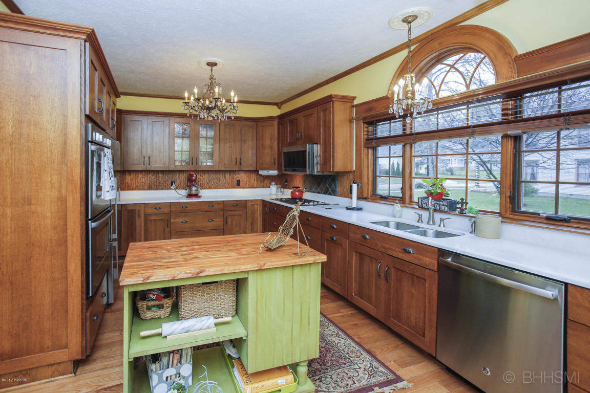 320 N Eagle, Marshall, MI 49068 photo 6