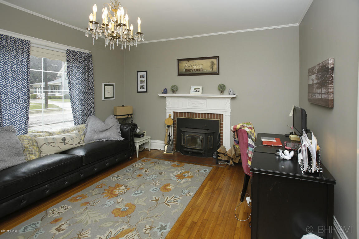 320 N Eagle, Marshall, MI 49068 photo 4