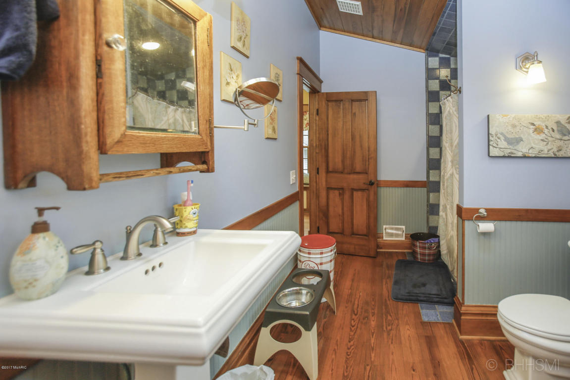 320 N Eagle, Marshall, MI 49068 photo 17