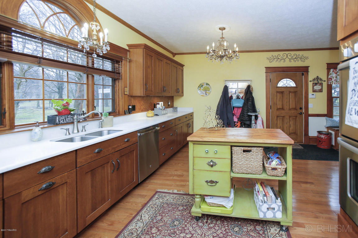 320 N Eagle, Marshall, MI 49068 photo 8