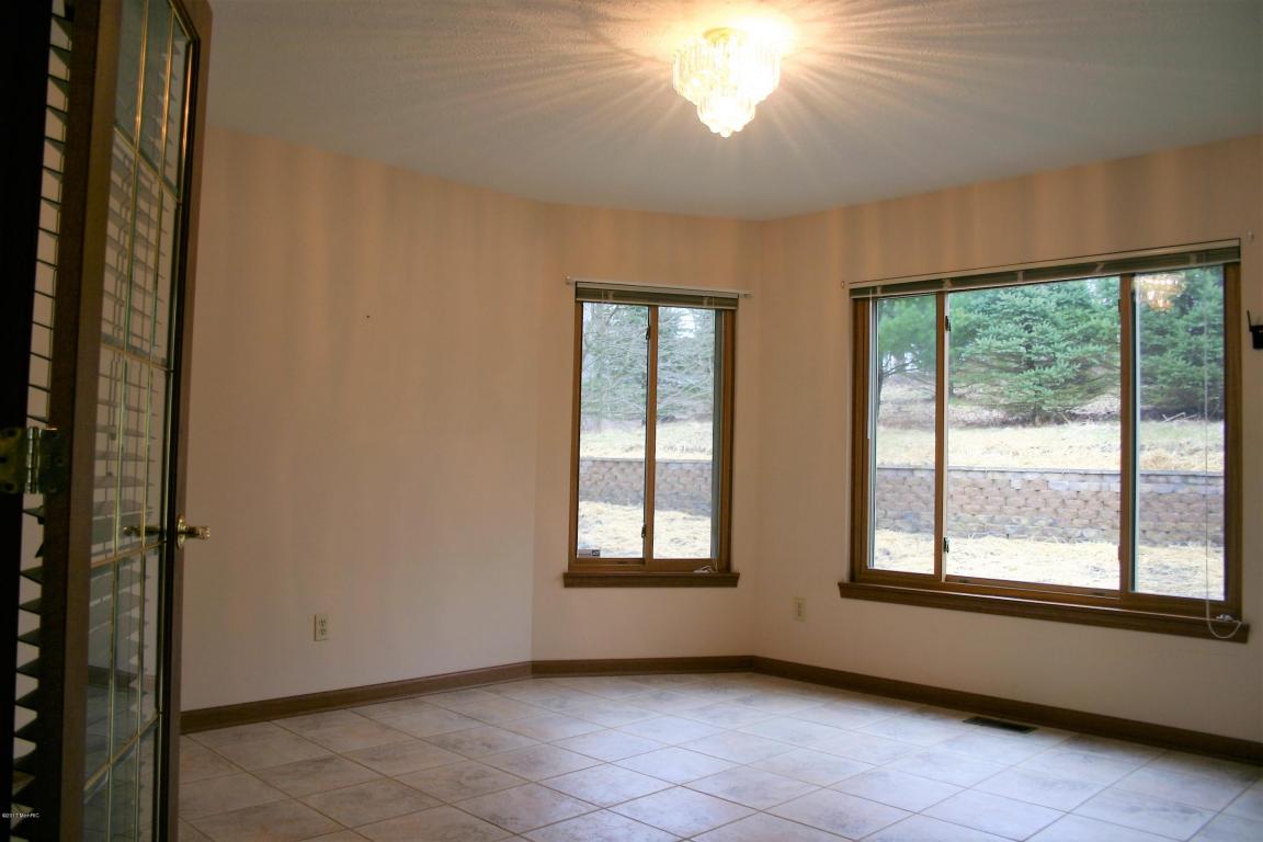 11368 E Point Dr, Delton, MI 49046 photo 25