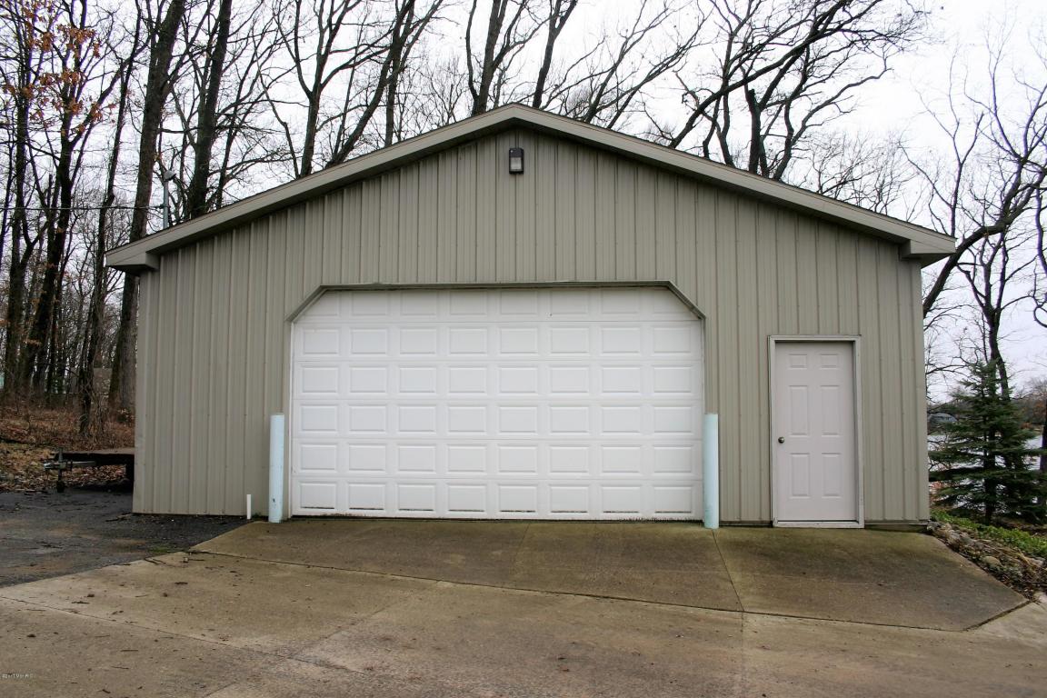 11368 E Point Dr, Delton, MI 49046 photo 47
