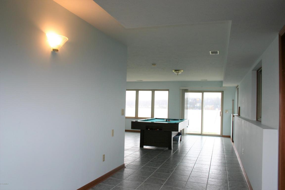 11368 E Point Dr, Delton, MI 49046 photo 38