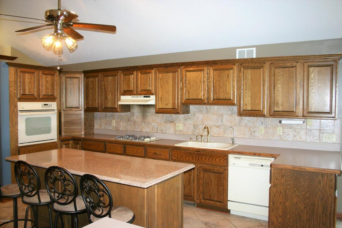 11368 E Point Dr, Delton, MI 49046 photo 22