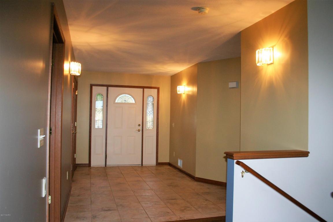 11368 E Point Dr, Delton, MI 49046 photo 15