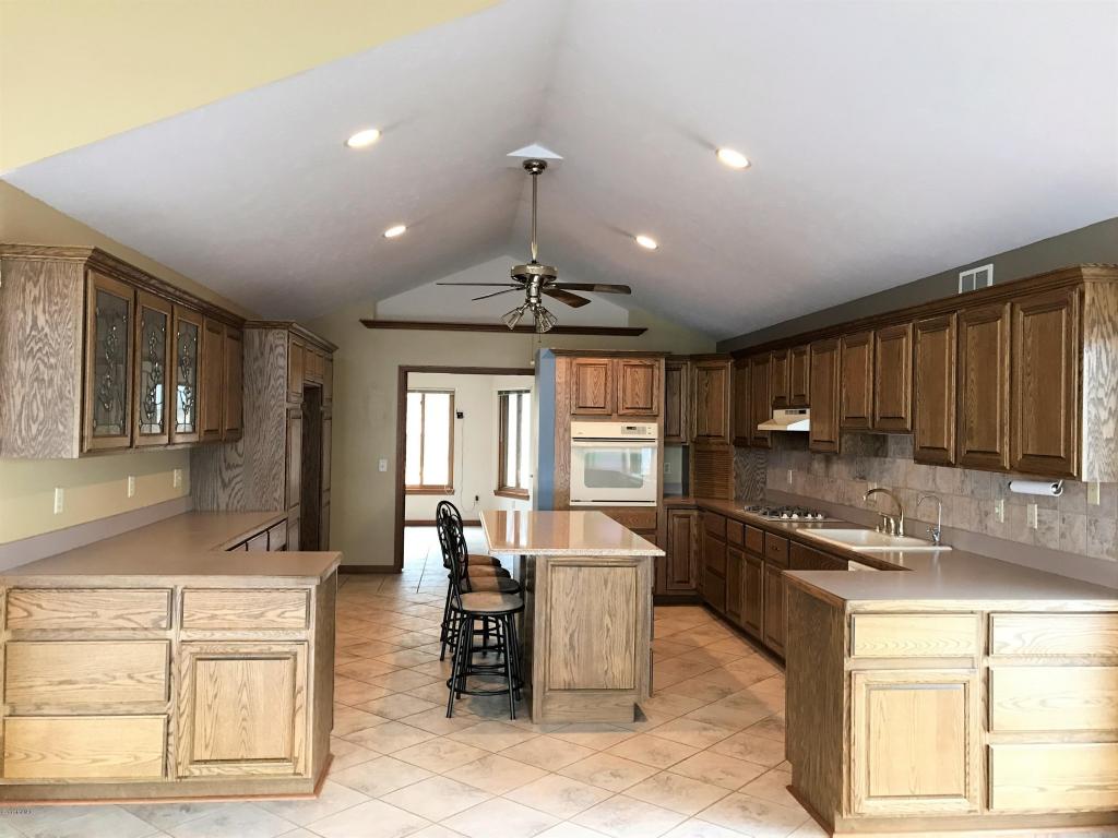 11368 E Point Dr, Delton, MI 49046 photo 19