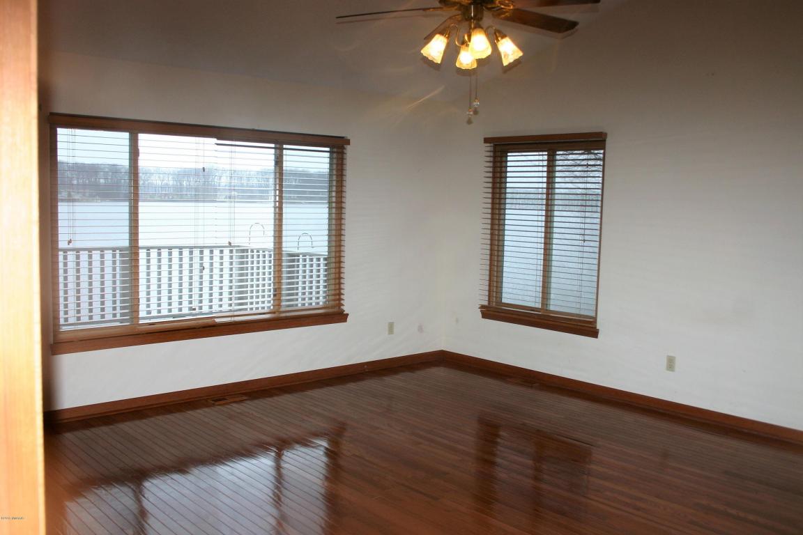 11368 E Point Dr, Delton, MI 49046 photo 16