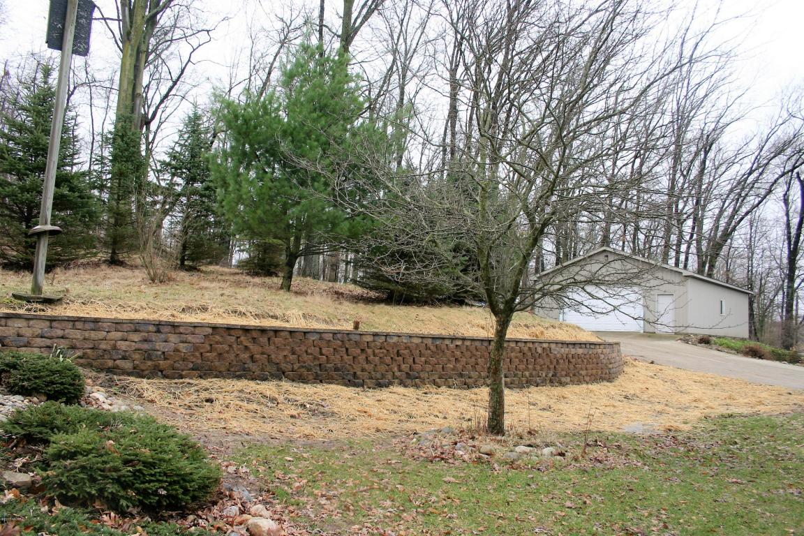 11368 E Point Dr, Delton, MI 49046 photo 4