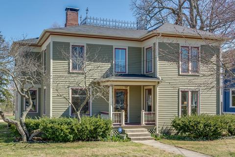 213 Cedar St, Three Oaks, MI 49128 photo 1