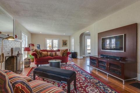 213 Cedar St, Three Oaks, MI 49128 photo 5