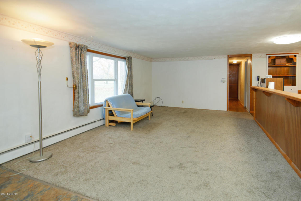 18883 M-60, Three Rivers, MI 49093 photo 3