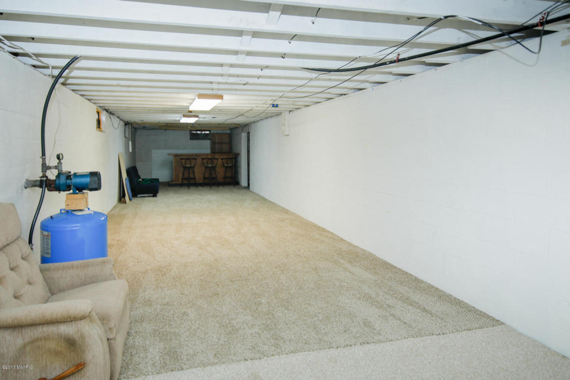 18883 M-60, Three Rivers, MI 49093 photo 15