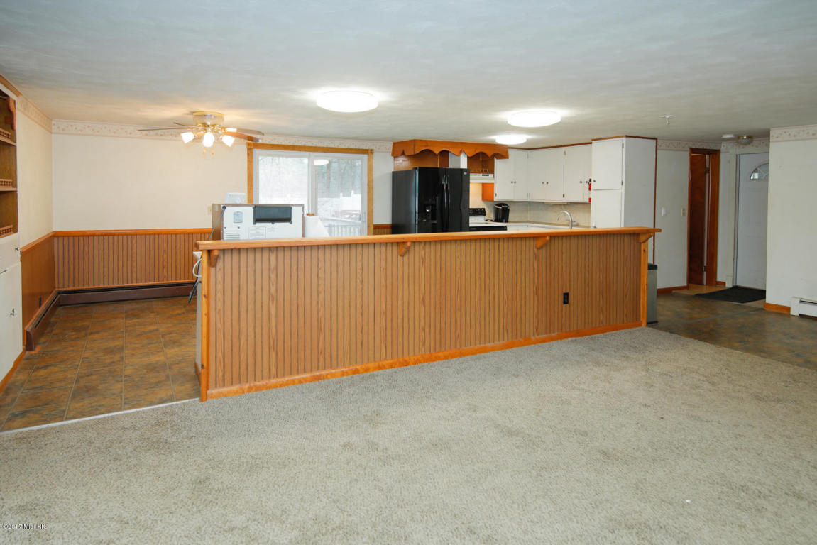 18883 M-60, Three Rivers, MI 49093 photo 5