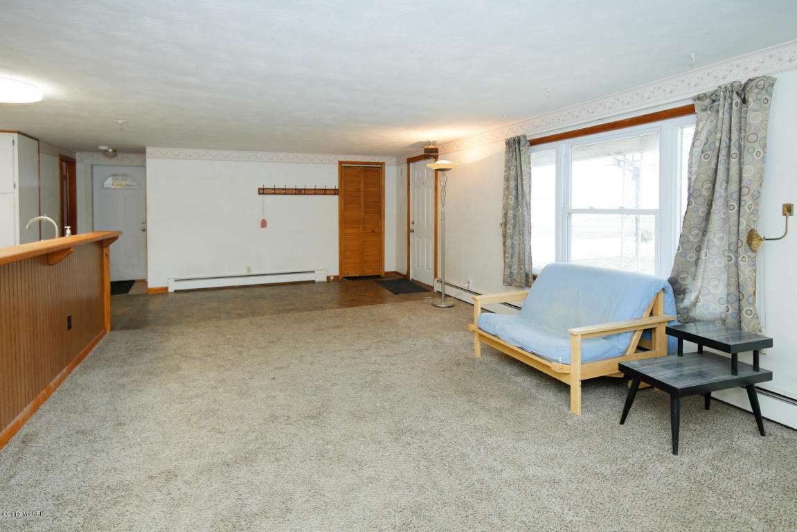 18883 M-60, Three Rivers, MI 49093 photo 4