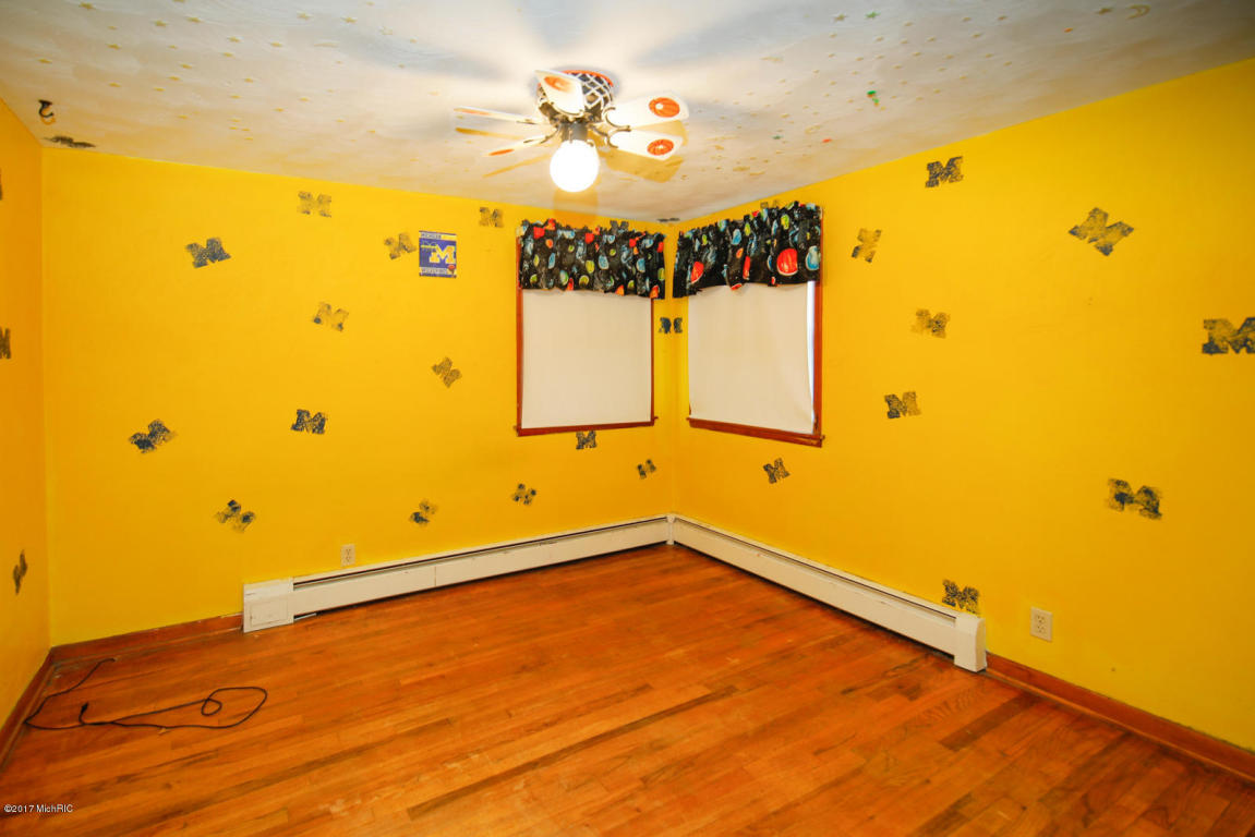 18883 M-60, Three Rivers, MI 49093 photo 11