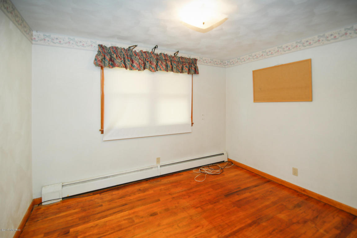 18883 M-60, Three Rivers, MI 49093 photo 12