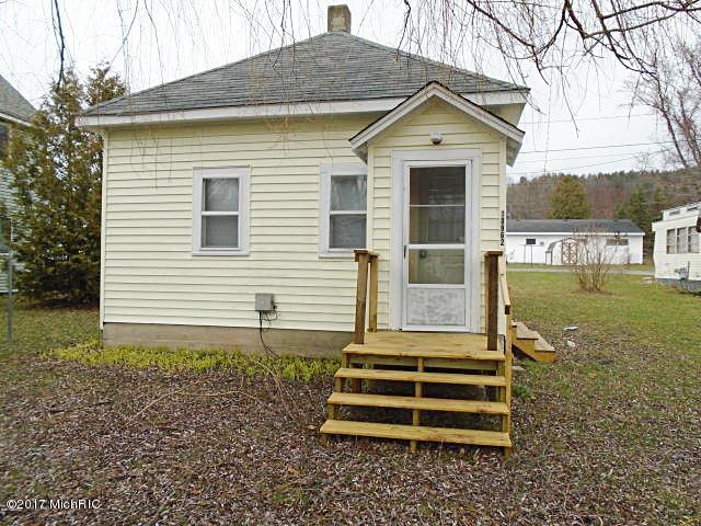 10962 Cedar St, Honor, MI 49640 photo 15