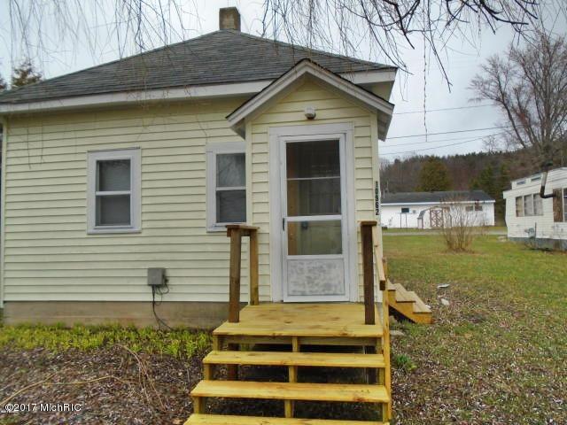 10962 Cedar St, Honor, MI 49640 photo 11