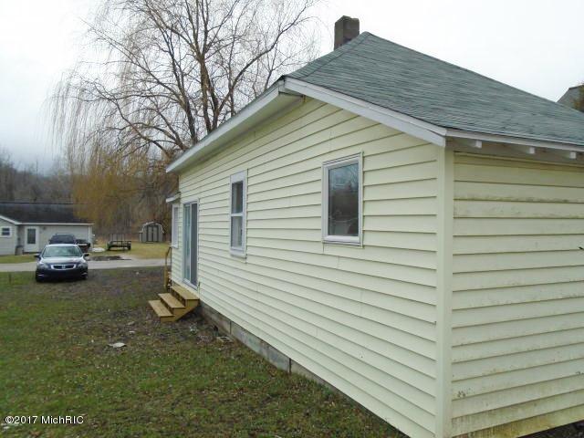 10962 Cedar St, Honor, MI 49640 photo 12