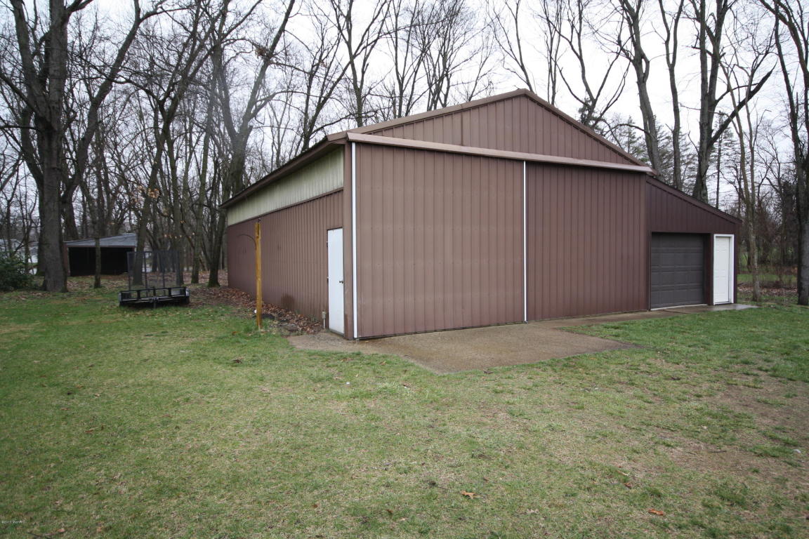 941 James St, Plainwell, MI 49080 photo 23