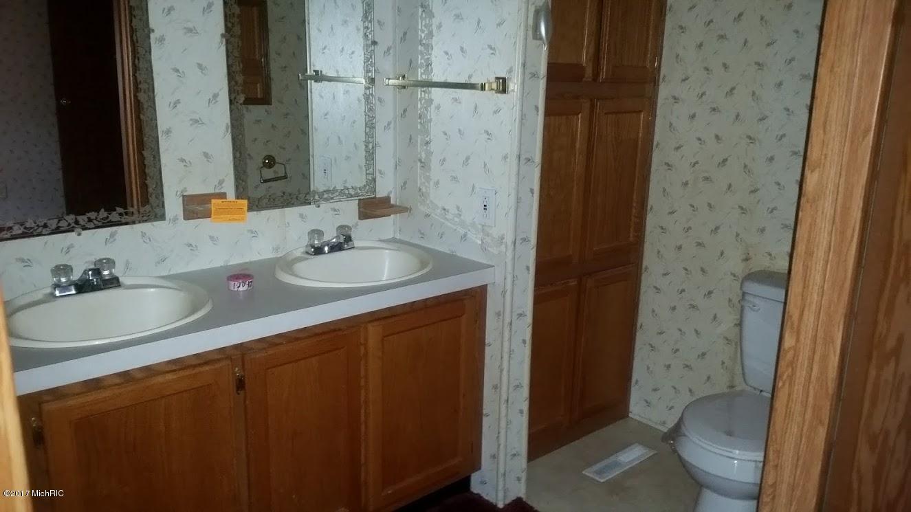 8334 Comstock, Bitely, MI 49309 photo 9