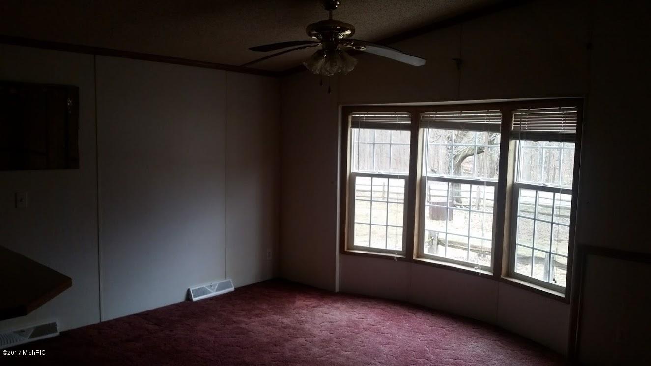8334 Comstock, Bitely, MI 49309 photo 5