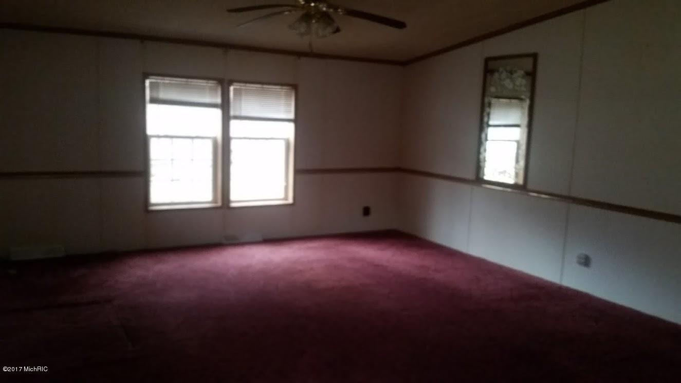8334 Comstock, Bitely, MI 49309 photo 6