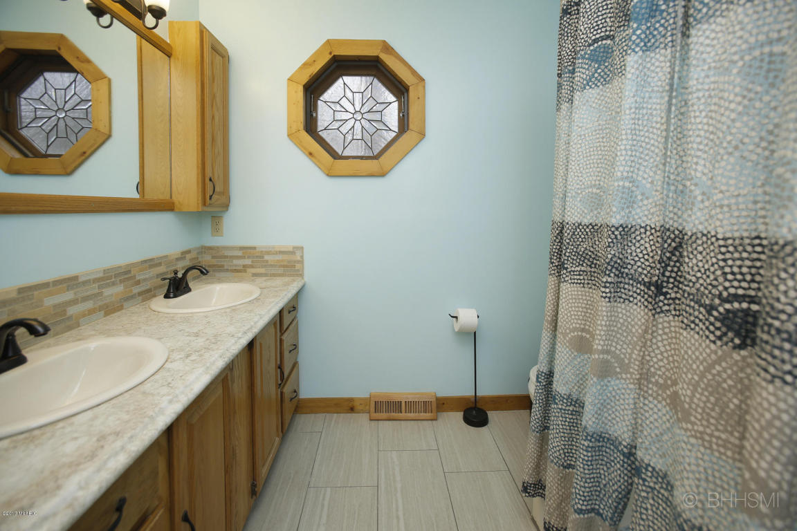 15098 E Augusta, Augusta, MI 49012 photo 11