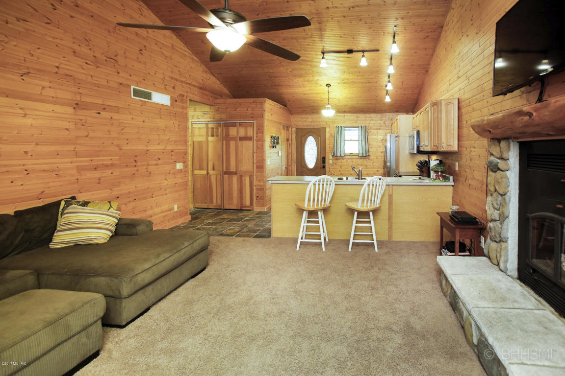 15098 E Augusta, Augusta, MI 49012 photo 4