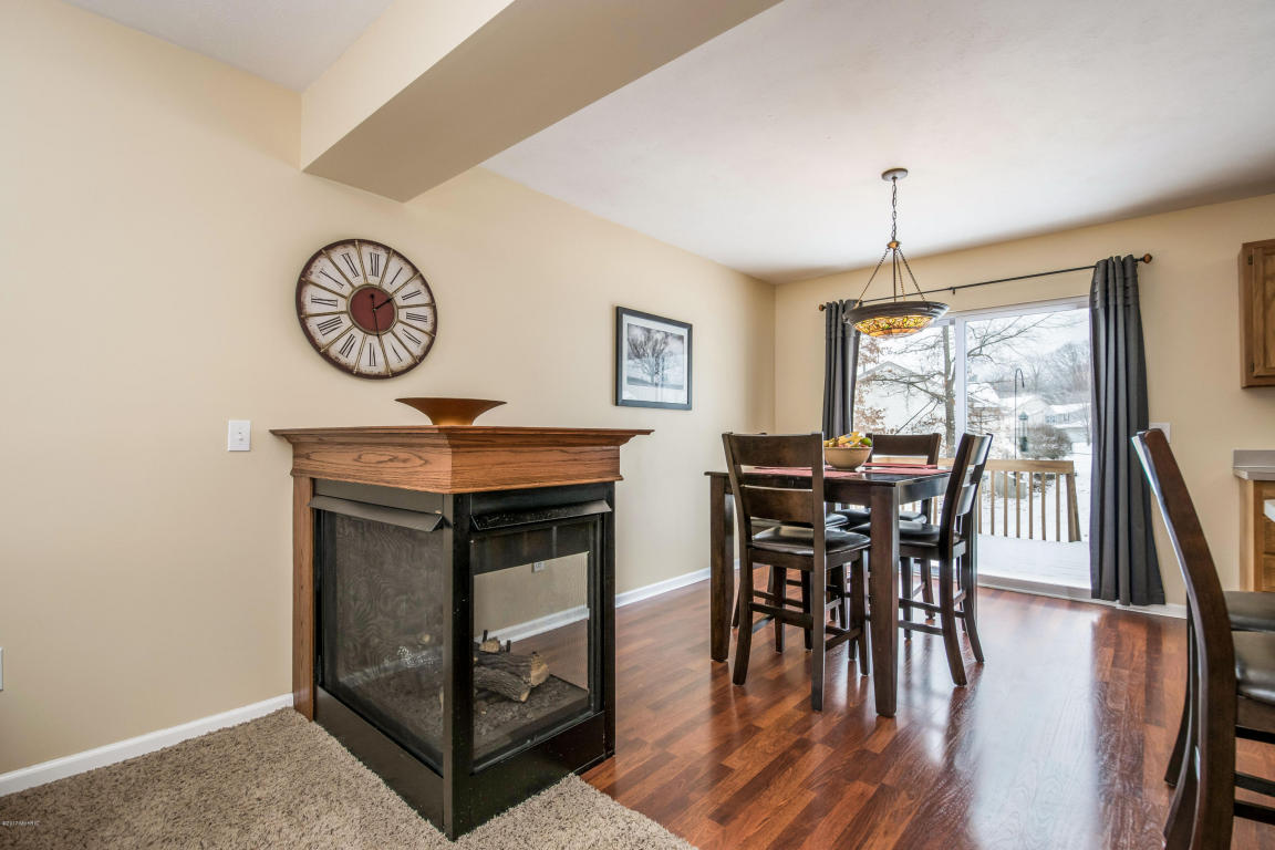 1653 Barnsley Ct SE, Lowell, MI 49331 photo 5