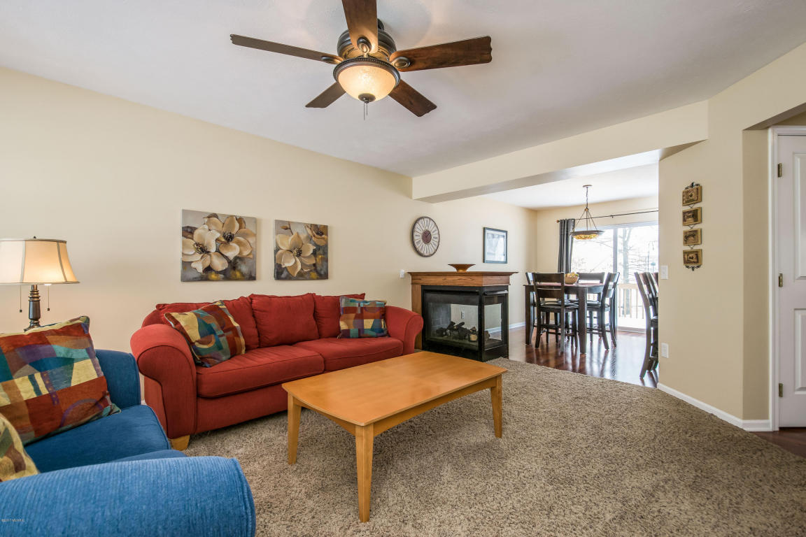 1653 Barnsley Ct SE, Lowell, MI 49331 photo 2