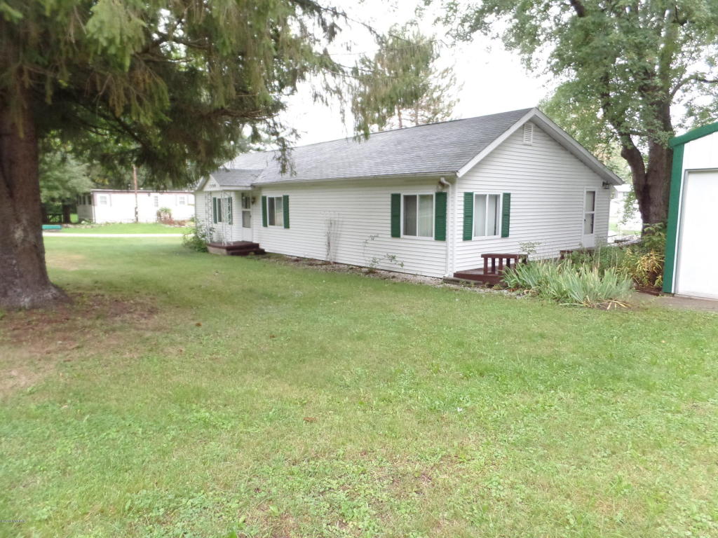 1580 W Pratt Lake Rd, Gladwin, MI 48624 photo 2