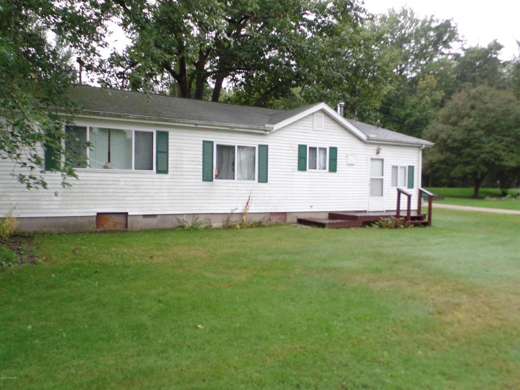 1580 W Pratt Lake Rd, Gladwin, MI 48624 photo 3