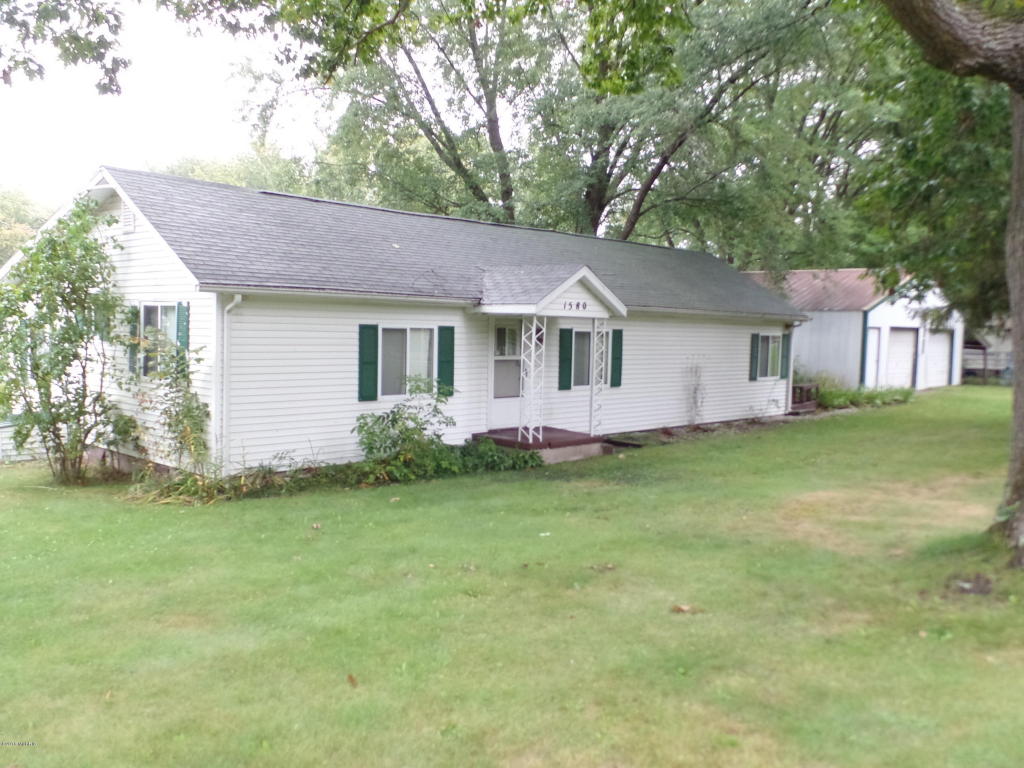 1580 W Pratt Lake Rd, Gladwin, MI 48624 photo 1