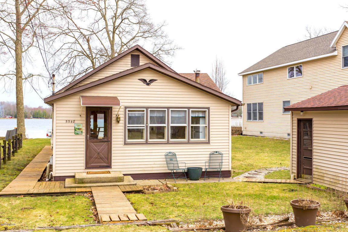 5548 E Pine St, Newaygo, MI 49337 photo 2