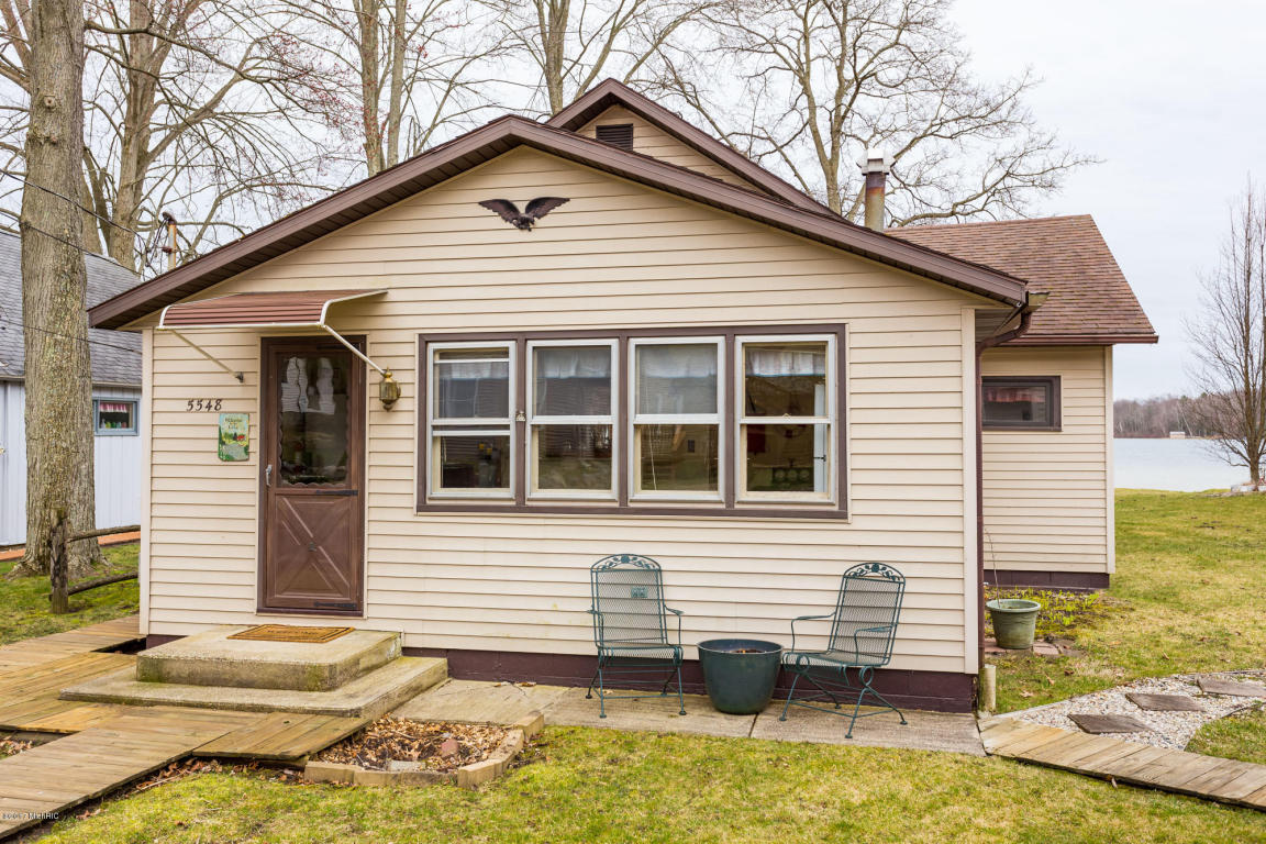 5548 E Pine St, Newaygo, MI 49337 photo 3