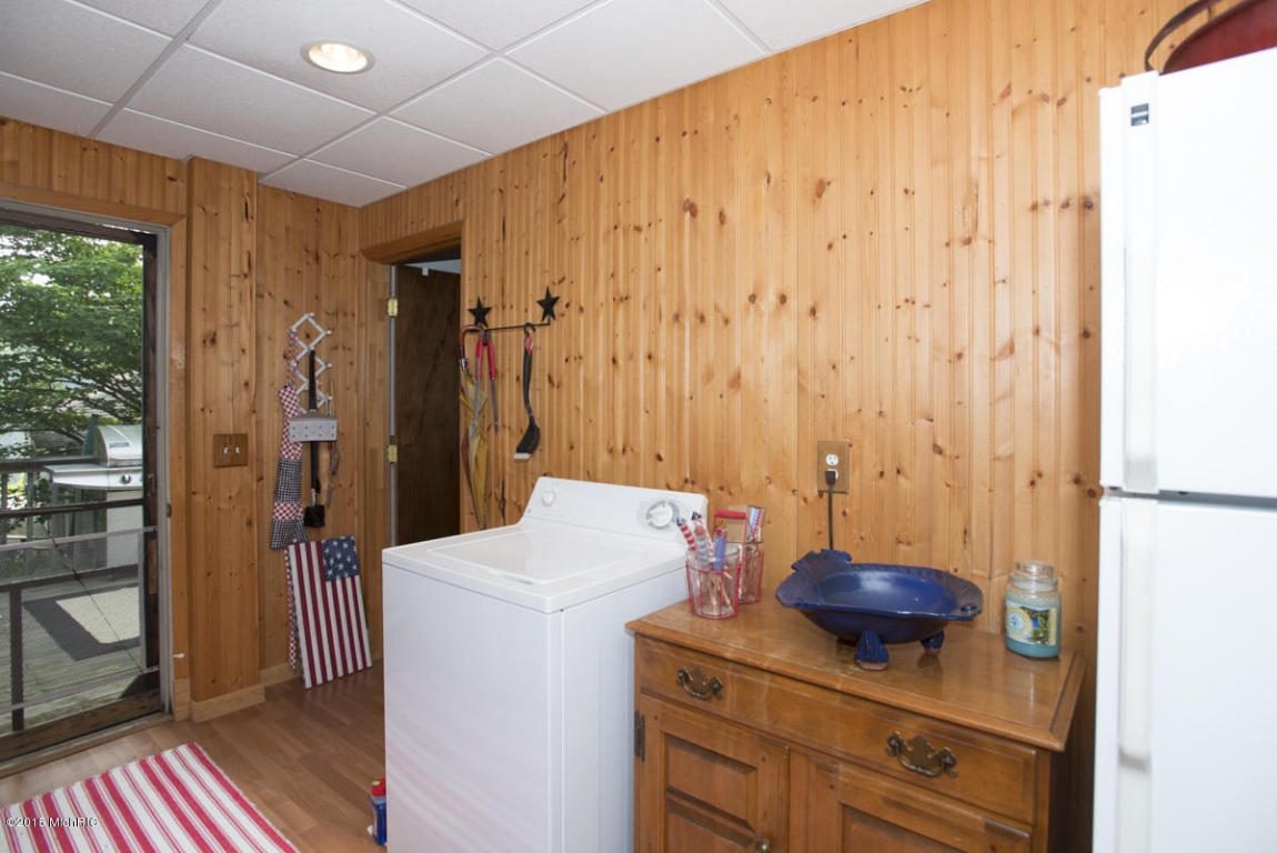 11130 Beech Is, Plainwell, MI 49080 photo 23