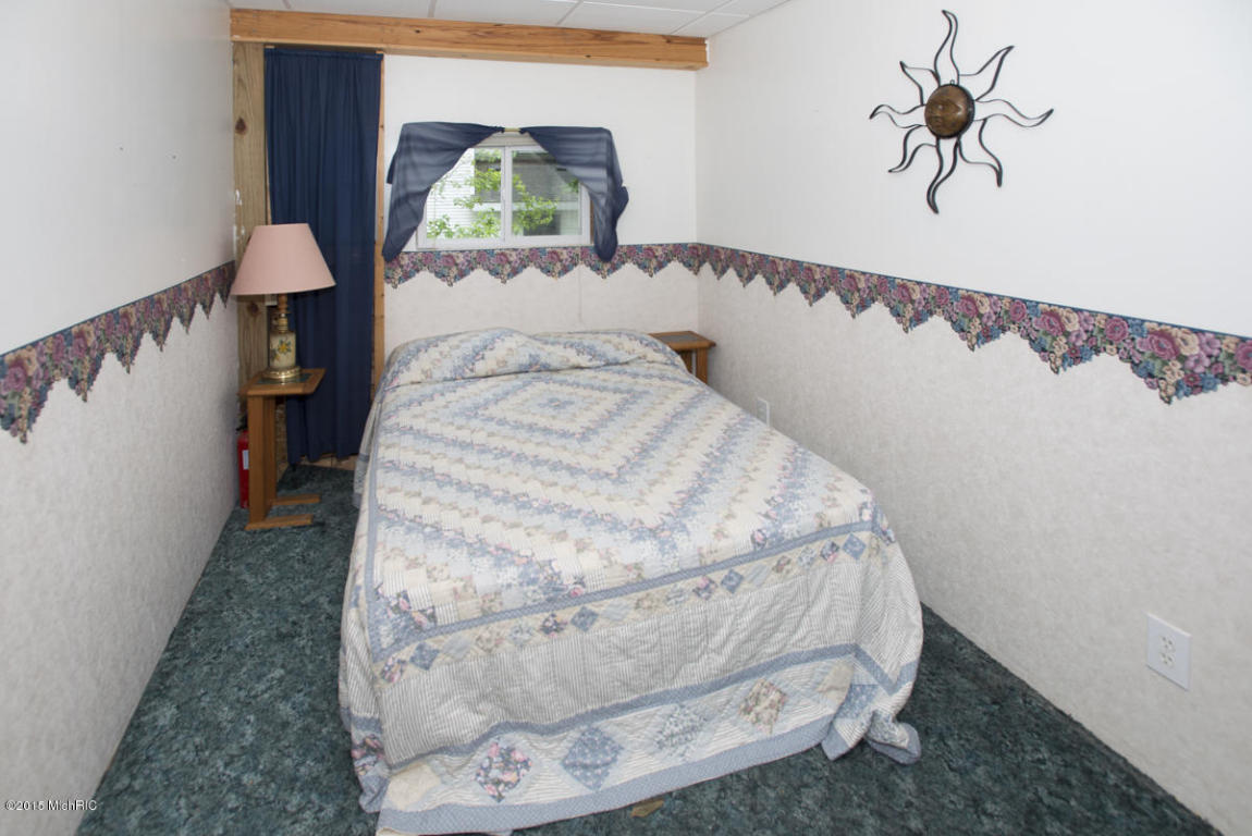 11130 Beech Is, Plainwell, MI 49080 photo 17